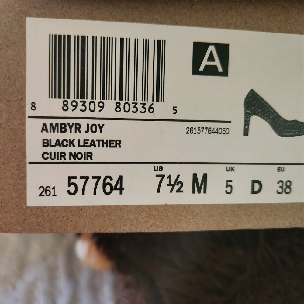 Shoes - Picture 2 of 3